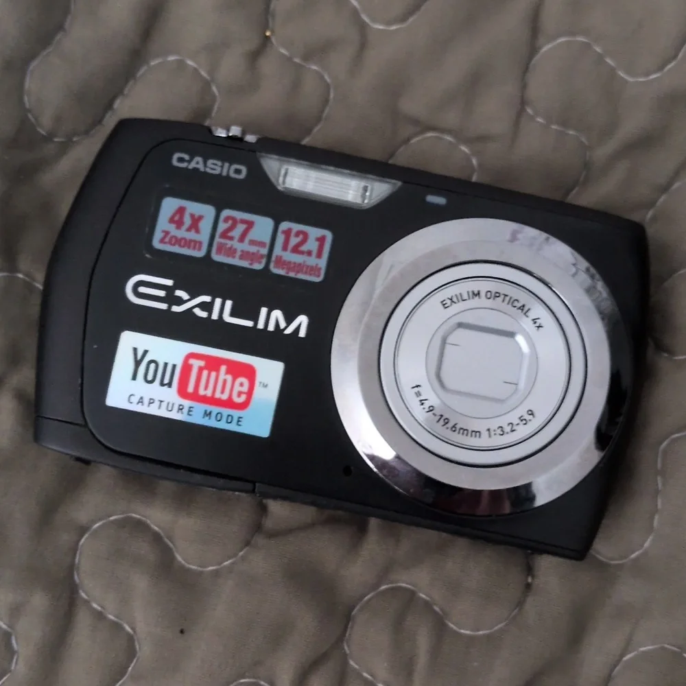 Casio Exilim Black Digital Camera - 12.1MP, 4x Zoom UPDATE NEW BATTERY WORKS100%